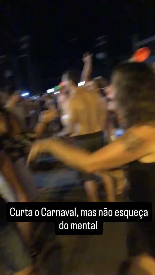 🎭💙 O Carnaval é tempo de alegria, encontros e muita festa! Mas, em meio à folia, é essencial lembrar de cuidar da nossa saúde mental. 🎶✨

✅ Respeite seus limites – Descanse quando precisar, escute seu corpo e sua mente. O descanso também faz parte da festa!
✅ Evite a exaustão – O excesso de estímulos, álcool e poucas horas de sono podem impactar seu bem-estar emocional. Encontre um equilíbrio!
✅ Se hidrate e se alimente bem – Corpo saudável, mente equilibrada. Não deixe de cuidar de você!
✅ Não se compare – A festa de cada um é única! O que importa é curtir do seu jeito, sem pressão para seguir padrões.
✅ Cuide de quem está ao seu lado – Carnaval é sinônimo de respeito e empatia. Se alguém precisar de ajuda, ofereça apoio.

🎭 Se joga na folia, mas sem esquecer do seu bem-estar! Sua saúde mental merece atenção o ano todo. 💙

#CarnavalComConsciência #SaúdeMental #CuideDeVocê #BemEstar #FoliaComEquilíbrio